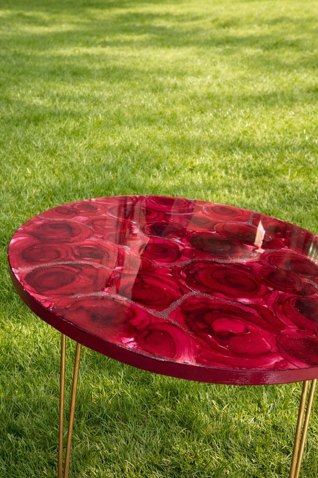 Rose table